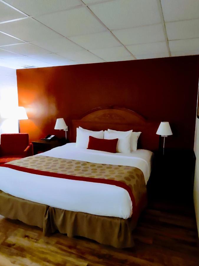 Ramada By Wyndham אלברט לי מראה חיצוני תמונה
