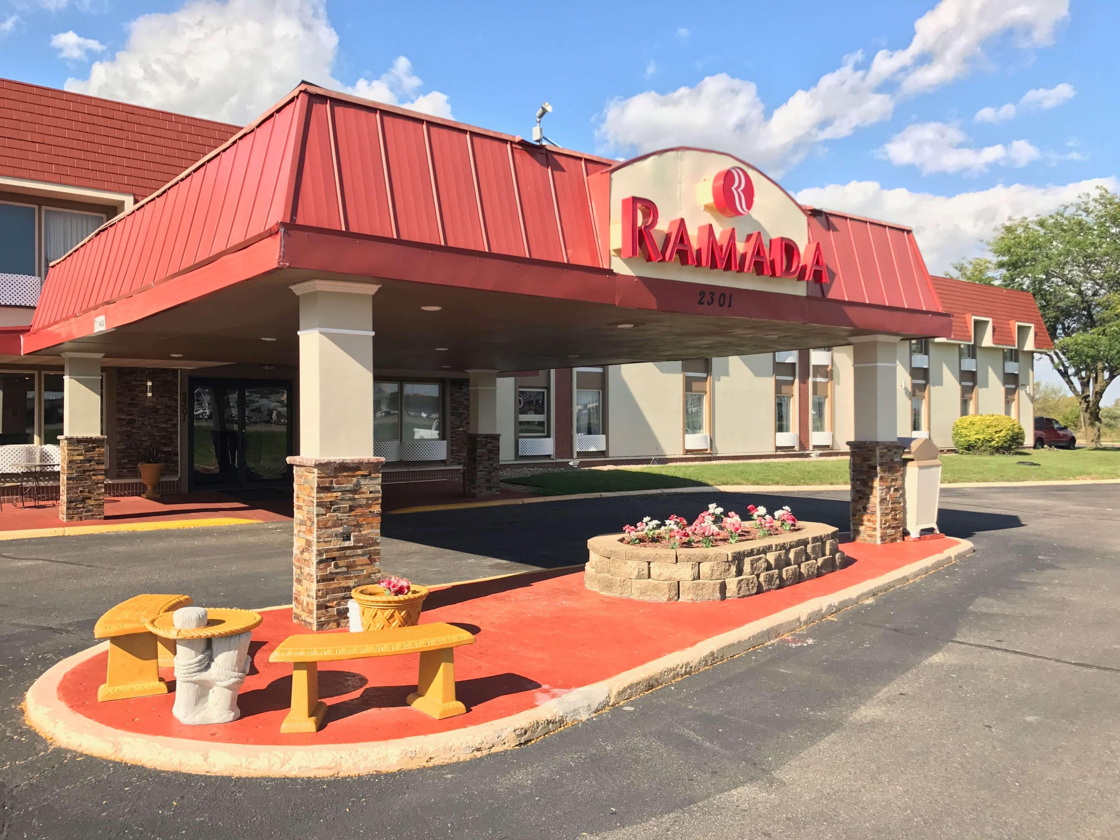Ramada By Wyndham אלברט לי מראה חיצוני תמונה
