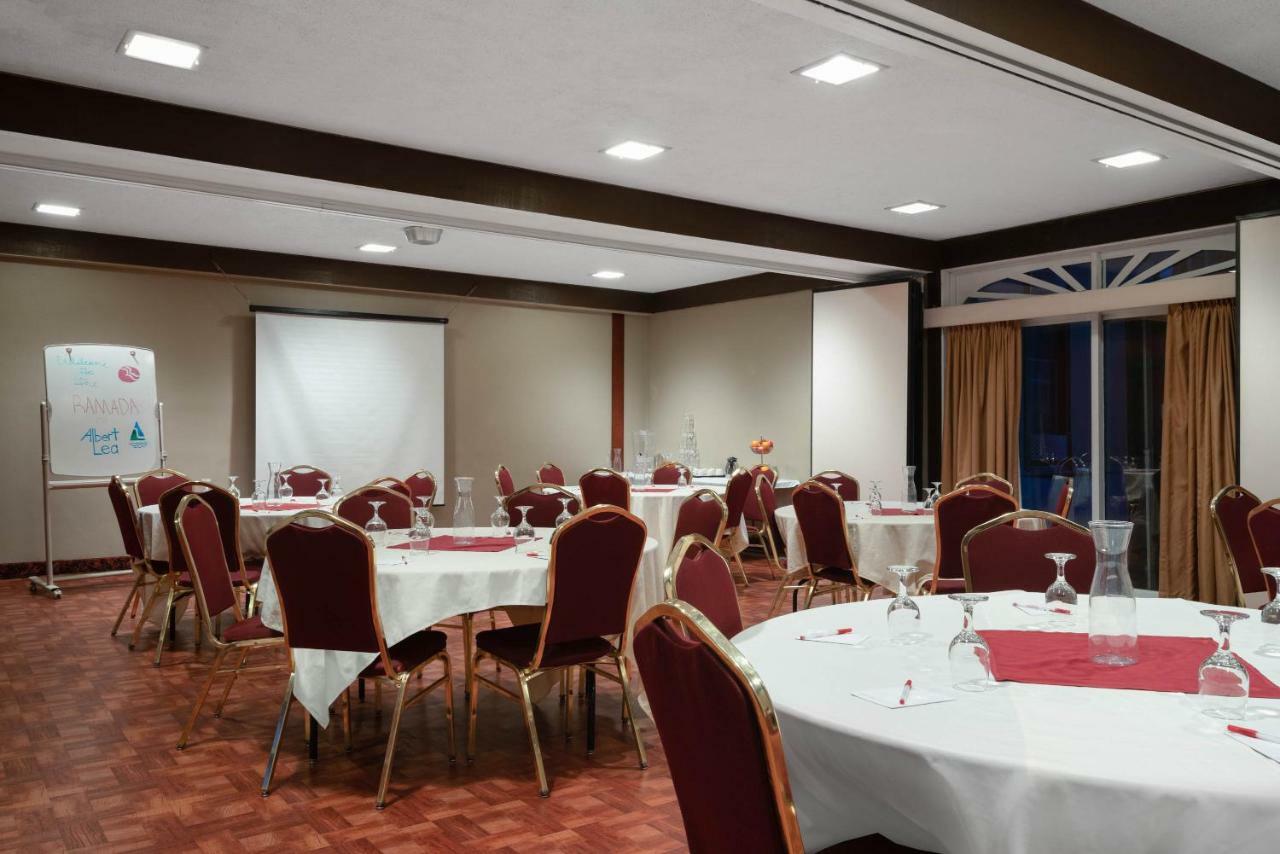 Ramada By Wyndham אלברט לי מראה חיצוני תמונה
